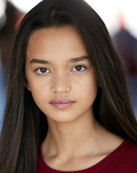 Sophia Hammons as Celeste