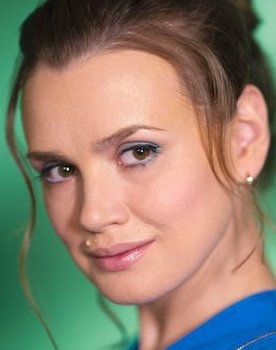 Natalya Fischuk as Лера