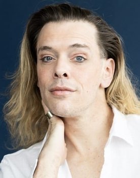 Marc-André Leclair as Nicolas / Becky Bobo