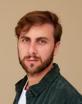 Loris De Luna as Impiegato Banca