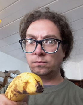 Marcelo Gomez as Caníbales Radioactivos