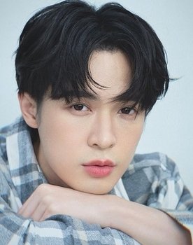 Patchanon Ounsa-ard as Mark