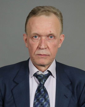 Aleksandr Kadanyov as Voditel Moskvicha