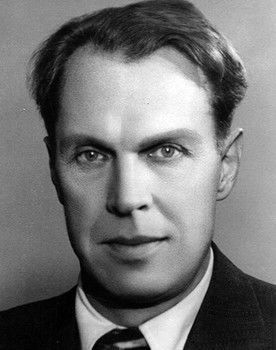 Pavlo Kyiansky as Spilett