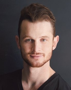 Charlie Benger as Simon