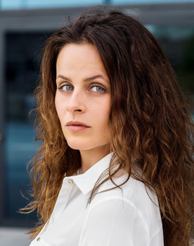 Judith Peres as Veronika Unterholzer