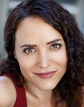 Julia Ganswind as Hotel Keeper