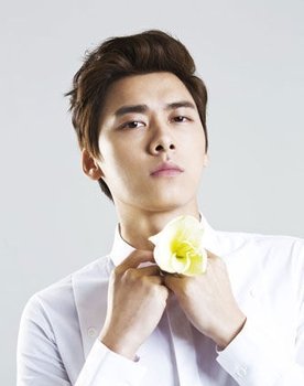 Huang Leo as Zhang Zhe