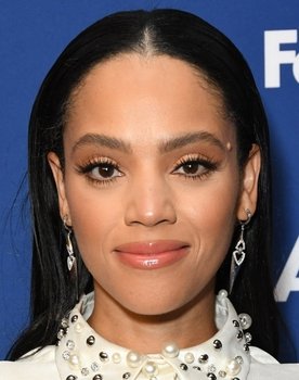 Bianca Lawson as Julie