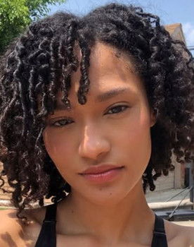 Reya Yeoman as Film Festival Woman