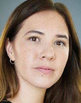 Alexandra Swarens as Olive