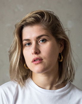 Emma Castrén as Mari