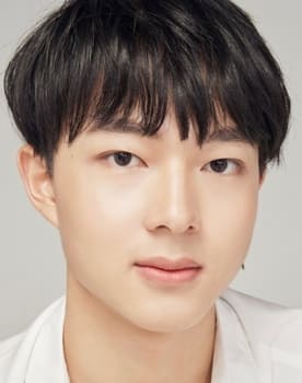 Chawarin Perdpiriyawong as Rawi