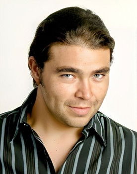 Jorge Bermejo as Toño