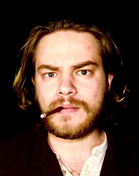 Justine Tristan Dartois as Un client excentrique