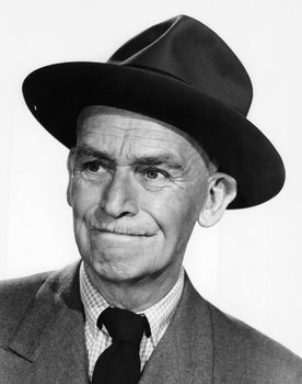 James Gleason as Inspector Oscar Piper