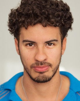 Ricardo Oliveira as Salvador