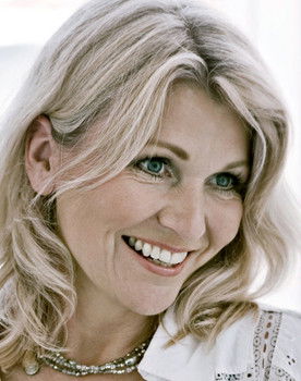 Gry Johansen as Sig selv