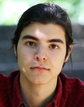 Àlex Vázquez Eguaras as Él