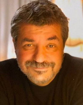 Mikhail Tsitrinyak as Этьен