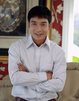 Bowen Zhou as 龙二