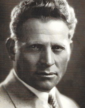Fred Kohler as Karl Goebbler