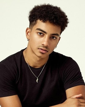 Maxime Calicharane as Thomas