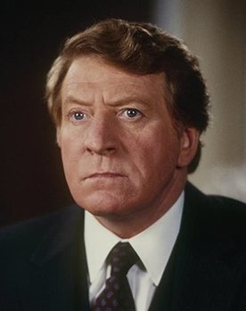 Clive Revill as Jan Dussel