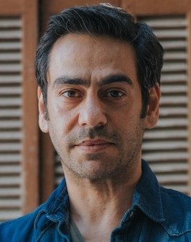 Andreas C. Tselepos as Nikos