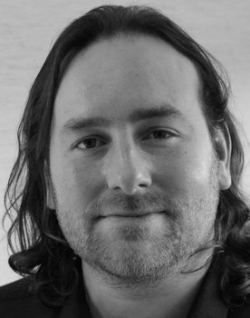 Oddie Braddell as Rob Thompson