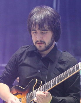 Alejandro Méndez as Self