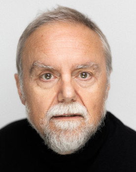 Roberto Leal as Cura de Dumbría