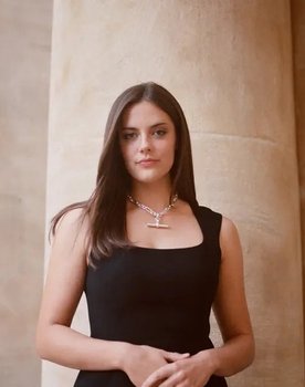 Meg Bellamy as Alice