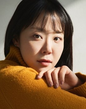 Lee Ji-hae as Park Soo-yeon