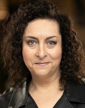 Flossie McKnight as Female Doctor