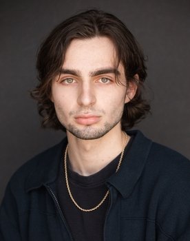 Tyler Palomo as Simon