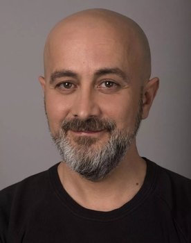 Murat Garipağaoğlu as Nurettin