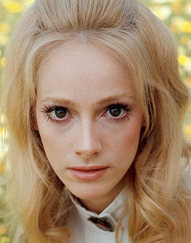 Sondra Locke as Vanessa Sullivan