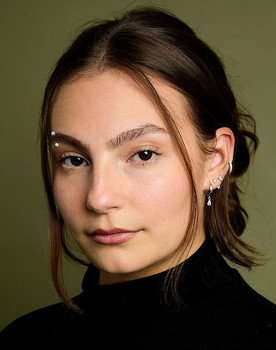 Avery Potemri as Destiny