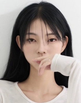 Sin Sang-im as Ri-na