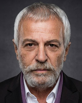 Musa Uzunlar as Reşat Yaşaran