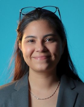 Ximena Flores Fregoso as Presentadora