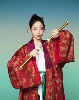 Châu Tuyết Vân as Self