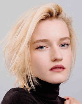 Julia Garner