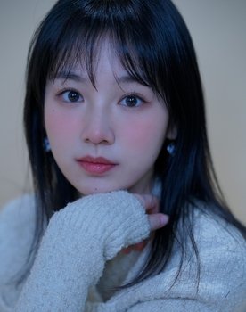 Wang Ruixin as Lily