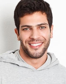 Cláudio Andrade as Self - Musician: Keyboard