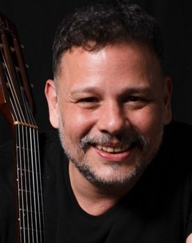 Moyseis Marques as Self - Performer