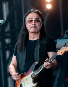 Kenji Suzuki as 