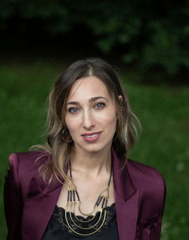 Evalee Gertz as Amber Charms