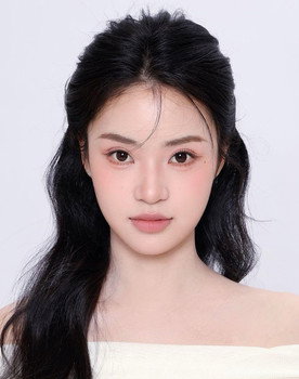 周伊潼